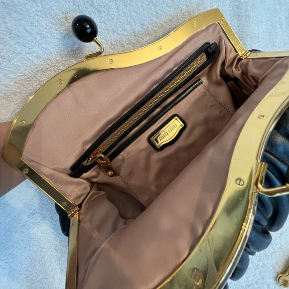 MIU MIU Matelasse Kisslock Wave Clutch bag - Picture 4 of 8